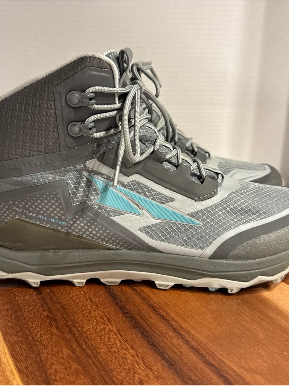 Altra Lone Peak ALL-WTHR Mid Hiking Boots Women’s Size 7.5 Gray Teal AL0A4VRA231